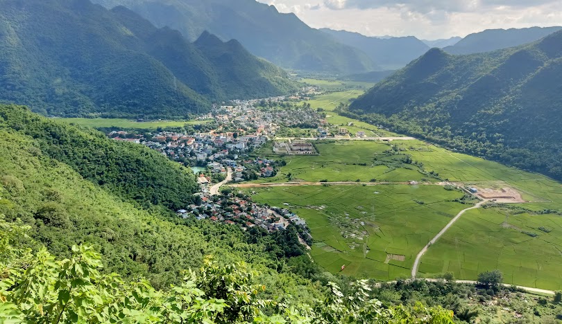 Bicycle Tour Northern Vietnam Hanoi, Mai Chau, Ninh Binh 3 Days